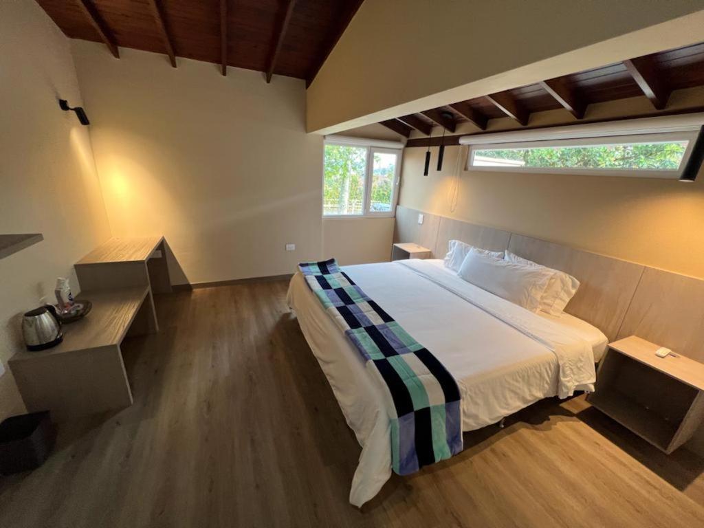 Hotel & Golf Isak Aeropuerto Rionegro Exterior photo