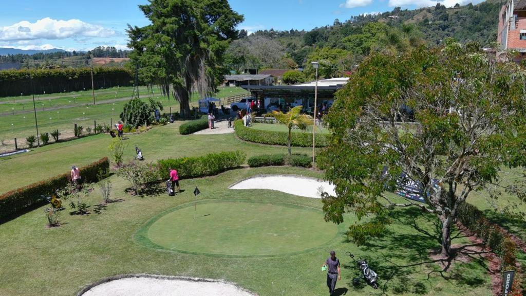 Hotel & Golf Isak Aeropuerto Rionegro Exterior photo